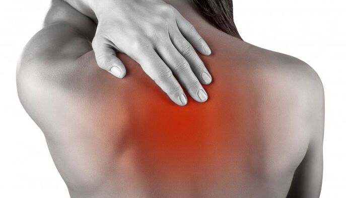 болка между лопатките с гръдна остеохондроза